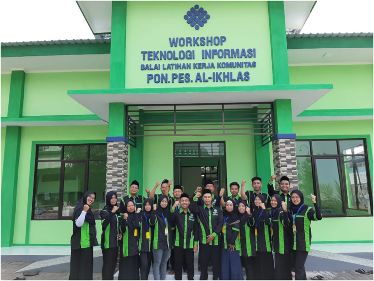 Pelatihan Berbasis Kompetensi Program Desain Grafis Angkatan Ke 1