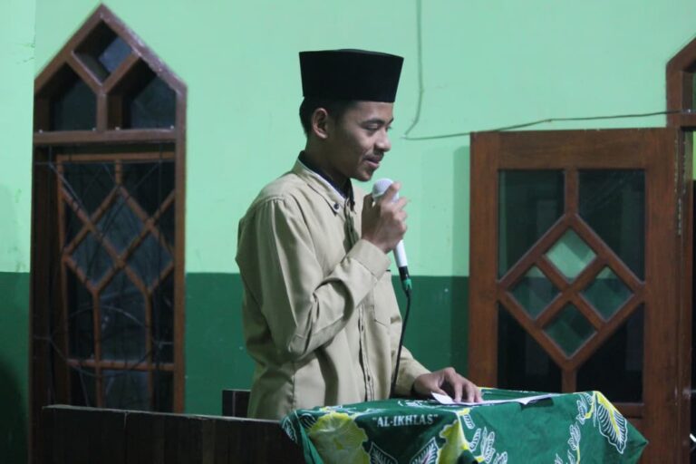 Latih Mental dan Public Speaking, Santri LKSA Al-Ikhlas Ponorogo Rutin Gelar Muhadoroh